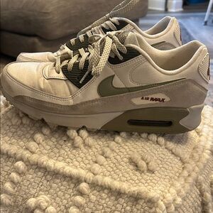 Men’s Nike Air Max 90 Phantom Neutral and Olive size 11